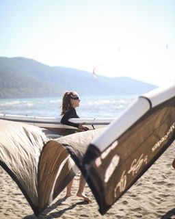 Duygu Özaslan feet photo thumbnail
