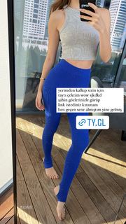 Duygu Özaslan feet photo thumbnail