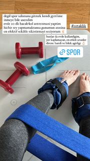 Duygu Özaslan feet photo thumbnail