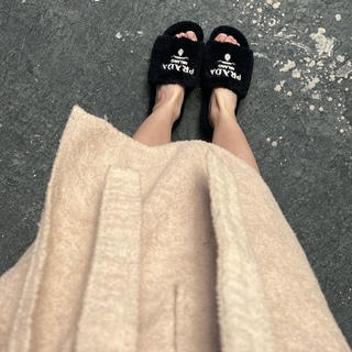 Duygu Özaslan feet photo thumbnail