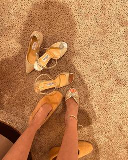 Duygu Özaslan feet photo thumbnail