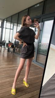 Duygu Özaslan feet photo thumbnail