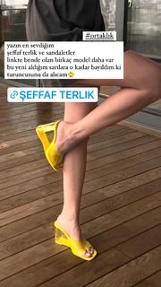 Duygu Özaslan feet photo thumbnail