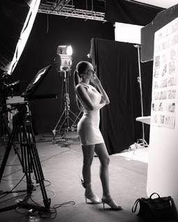Duygu Özaslan feet photo thumbnail