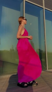 Duygu Özaslan feet photo thumbnail