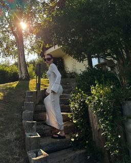 Duygu Özaslan feet photo thumbnail