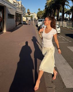 Duygu Özaslan feet photo 4