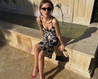 Duygu Özaslan feet photo 15