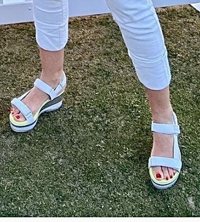 Dylan Dreyer feet photo thumbnail