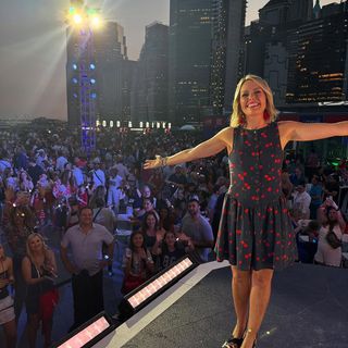Dylan Dreyer feet photo thumbnail
