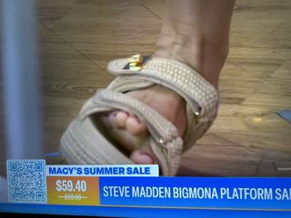 Dylan Dreyer feet photo thumbnail