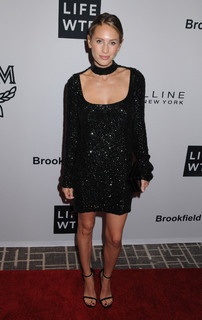 Dylan Penn feet photo 1