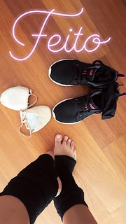 Dânia Neto feet photo 1
