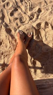 Dânia Neto feet photo 6