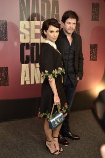 Débora Falabella feet photo thumbnail