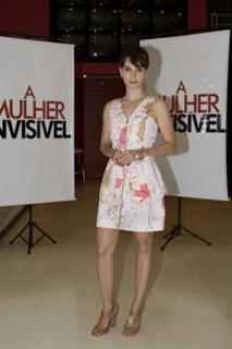 Débora Falabella feet photo thumbnail