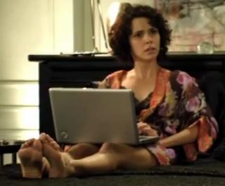 Débora Falabella feet photo thumbnail