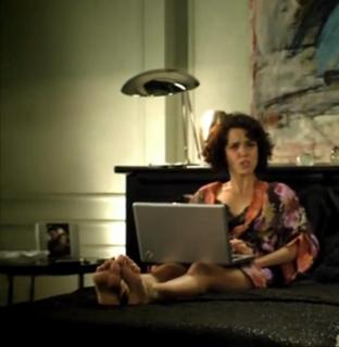 Débora Falabella feet photo thumbnail