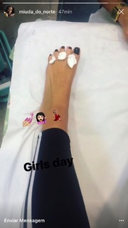 Débora Monteiro feet photo 17