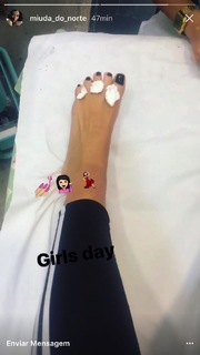 Débora Monteiro feet photo 15