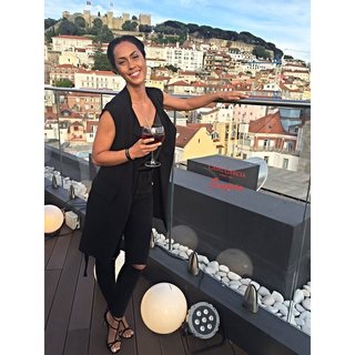Débora Monteiro feet photo 2