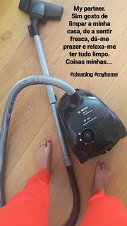 Débora Monteiro feet photo 8