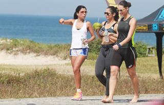 Débora Nascimento feet photo thumbnail