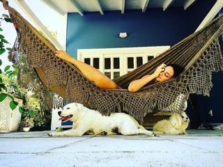 Débora Nascimento feet photo thumbnail