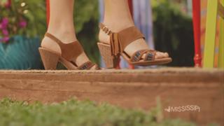 Débora Nascimento feet photo thumbnail