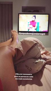 Débora Nascimento feet photo thumbnail