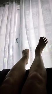 Débora Nascimento feet photo thumbnail