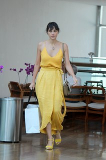 Débora Nascimento feet photo thumbnail