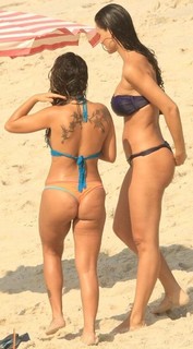 Débora Nascimento feet photo thumbnail