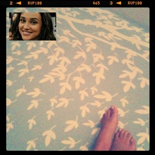 Débora Nascimento feet photo thumbnail