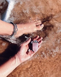 Débora Nascimento feet photo thumbnail