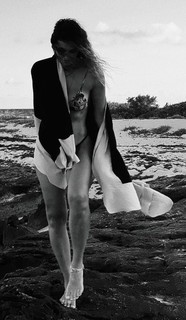 Débora Nascimento feet photo thumbnail