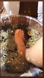 Débora Nascimento feet photo thumbnail