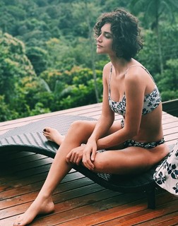 Débora Nascimento feet photo thumbnail