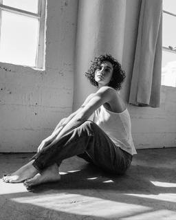 Débora Nascimento feet photo thumbnail