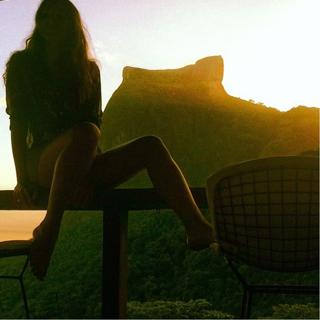 Débora Nascimento feet photo thumbnail