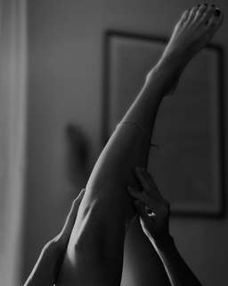 Débora Nascimento feet photo thumbnail