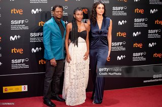 Débora Nascimento feet photo thumbnail