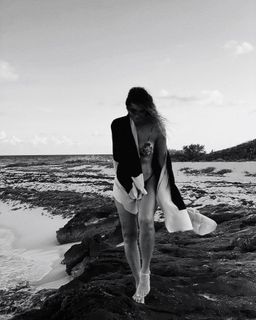 Débora Nascimento feet photo thumbnail