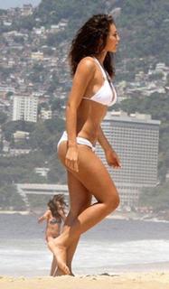 Débora Nascimento feet photo thumbnail