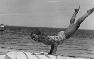 Eartha Kitt feet photo 17