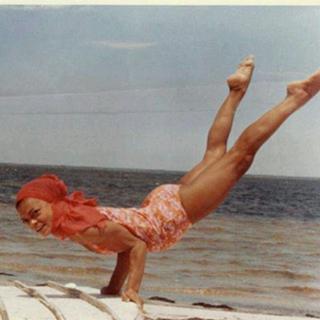 Eartha Kitt feet photo 13