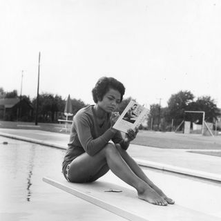 Eartha Kitt feet photo 9