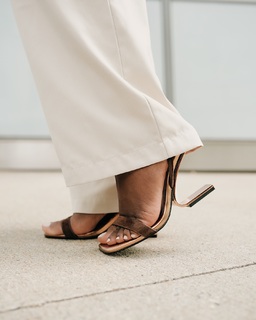 Ebony Obsidian feet photo 16