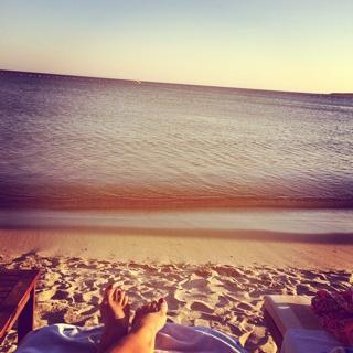 Ebru Akel feet photo thumbnail