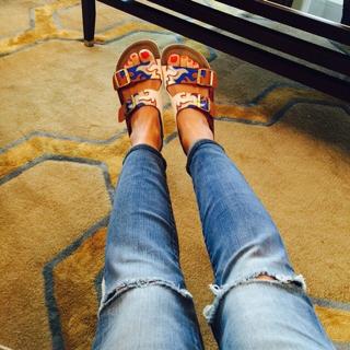 Ebru Akel feet photo thumbnail